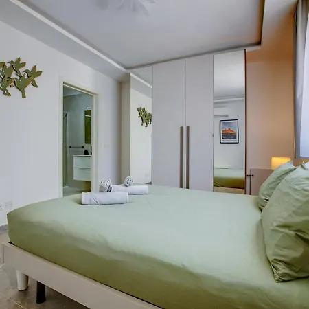 Stunning With Valletta And Harbour Views Apartment Sliema