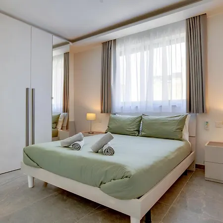 Apartment Stunning With Valletta And Harbour Views